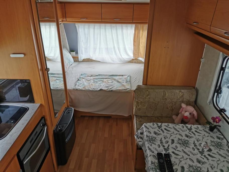 Sea Caravan On The Beach Kiten  Kültér fotó
