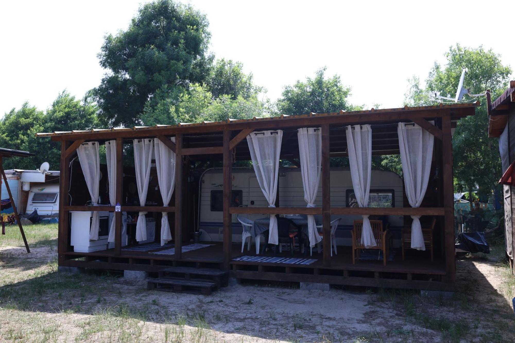 Sea Caravan On The Beach Kiten  Kültér fotó